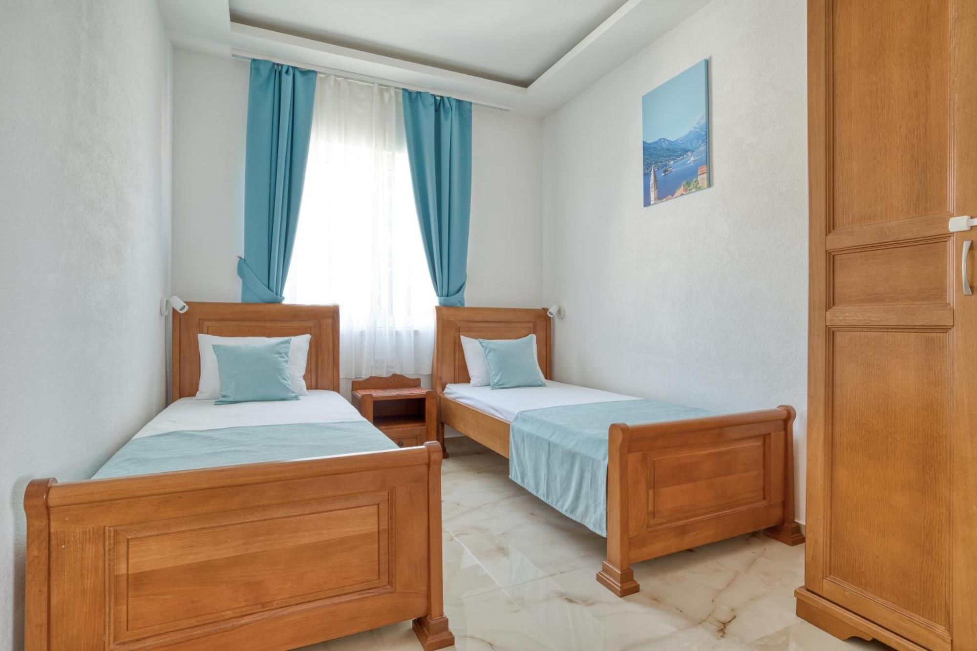 Apartments Ljubica Херцег-Нови Экстерьер фото