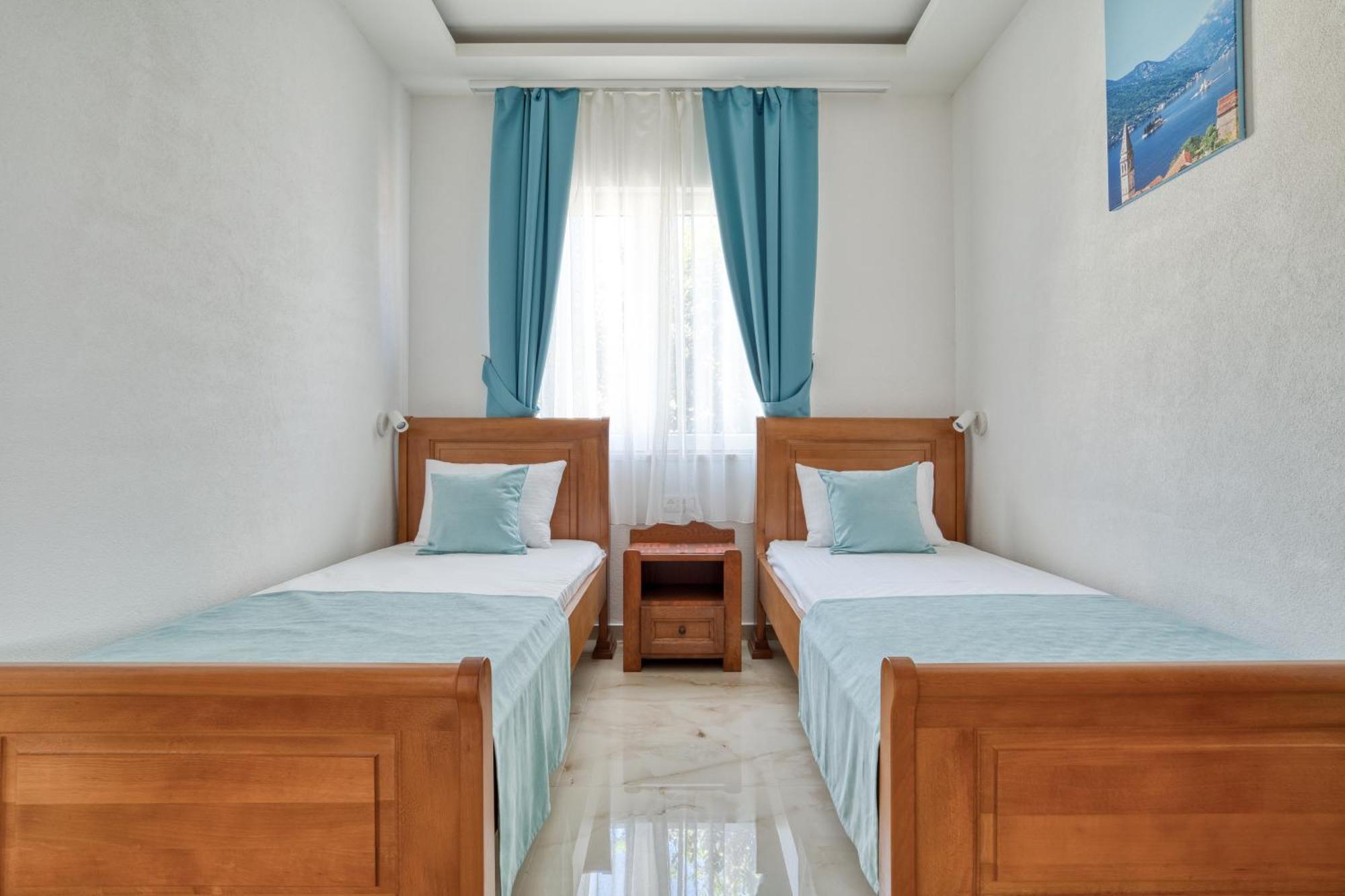 Apartments Ljubica Херцег-Нови Экстерьер фото