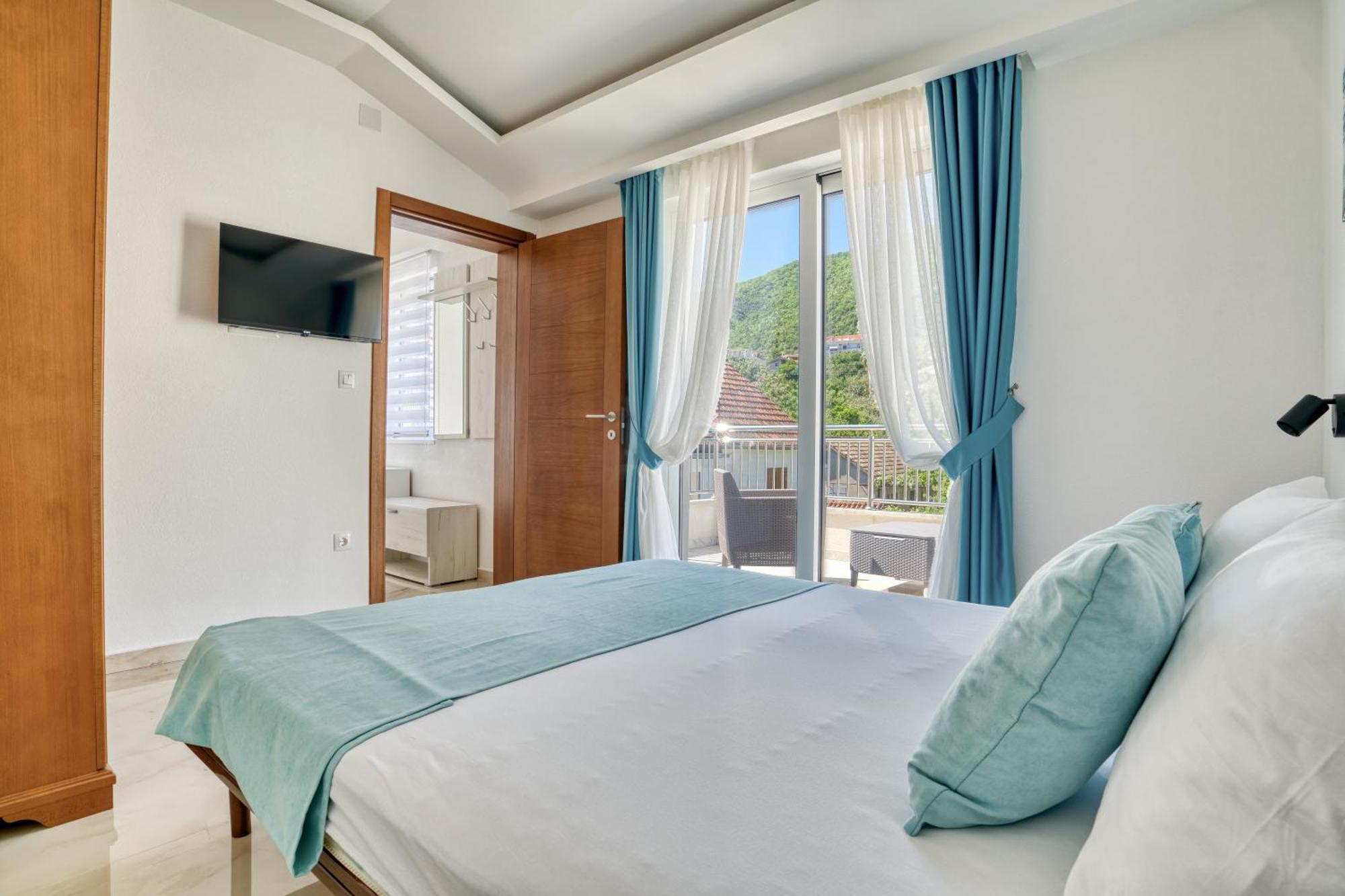 Apartments Ljubica Херцег-Нови Экстерьер фото
