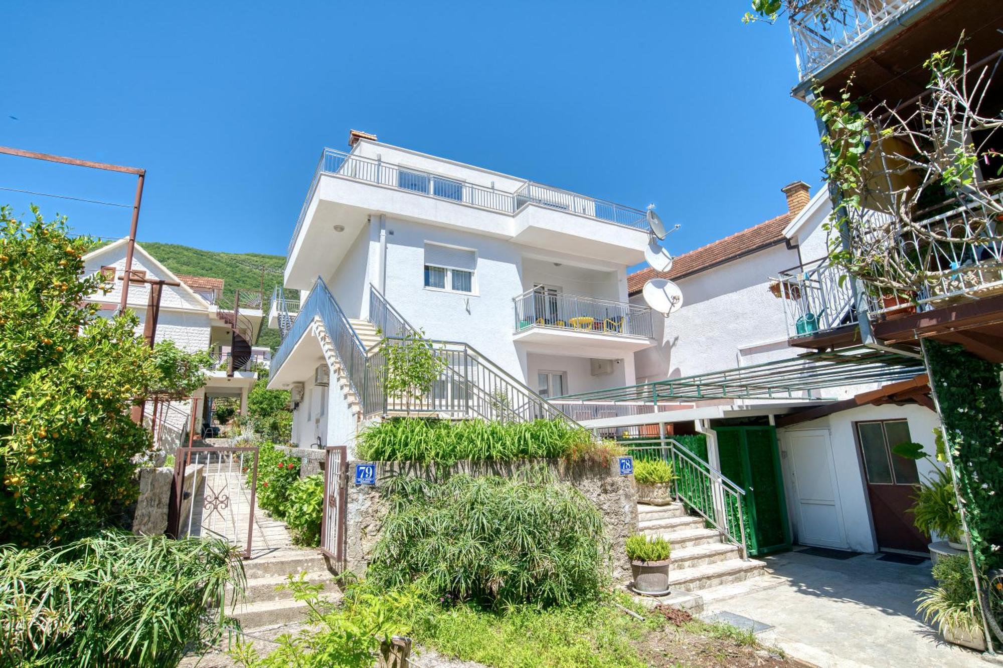 Apartments Ljubica Херцег-Нови Экстерьер фото